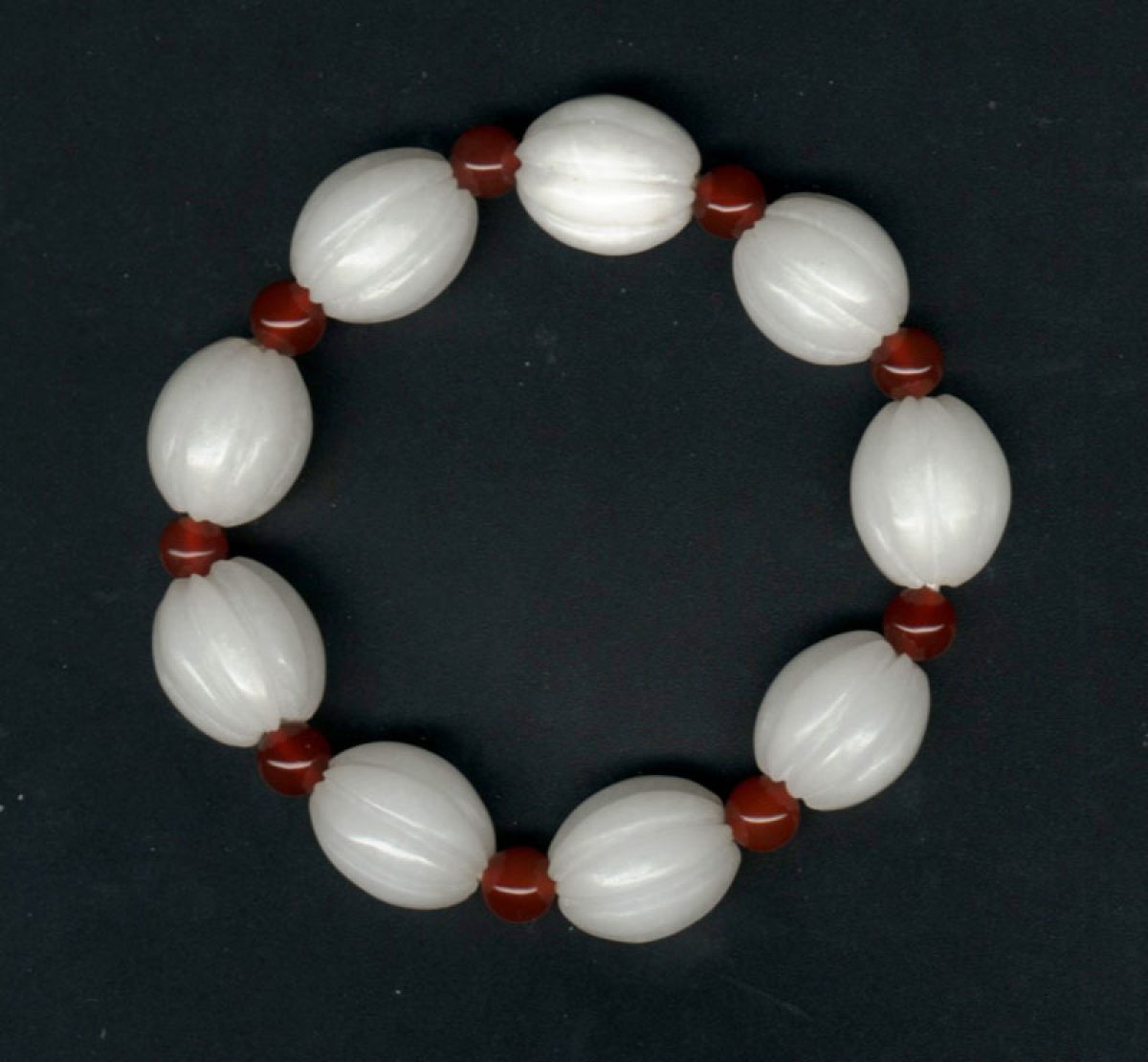 Natural Hetian Jade Bracelet · Calm & Balance · 12mm Round Beads